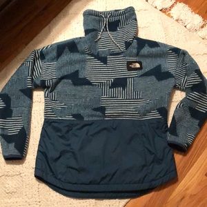The Northface pullover